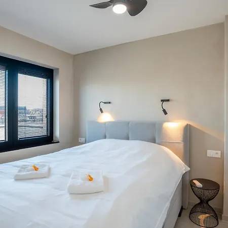 Cosy Couples' Retreat With 2 Terraces Apartamento