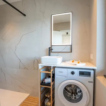 Cosy Couples' Retreat With 2 Terraces 奥斯滕德
